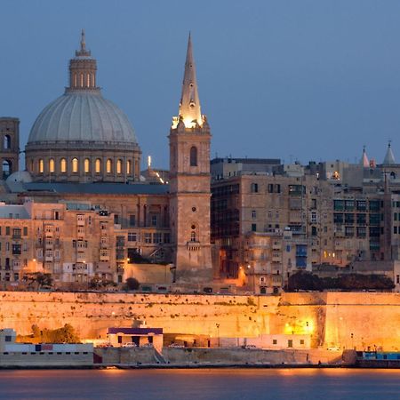 Balluta Bay Spacious Apt - 2Br Sliema Luaran gambar