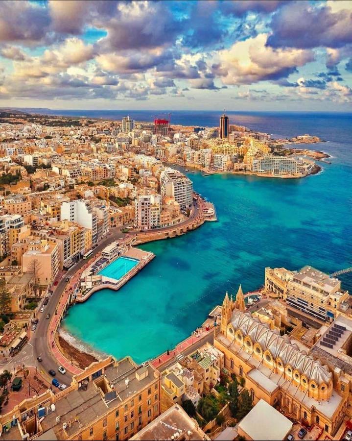 Balluta Bay Spacious Apt - 2Br Sliema Luaran gambar