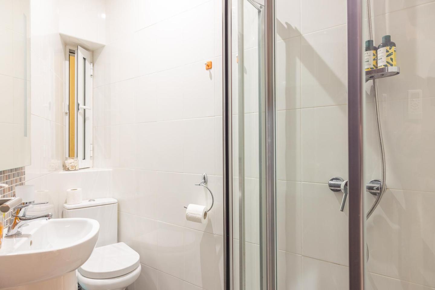 Balluta Bay Spacious Apt - 2Br Sliema Luaran gambar