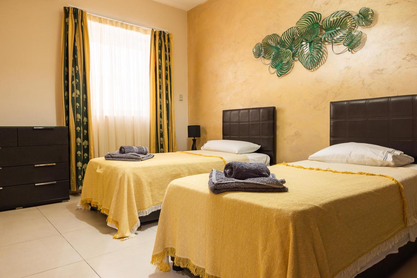 Balluta Bay Spacious Apt - 2Br Sliema Luaran gambar
